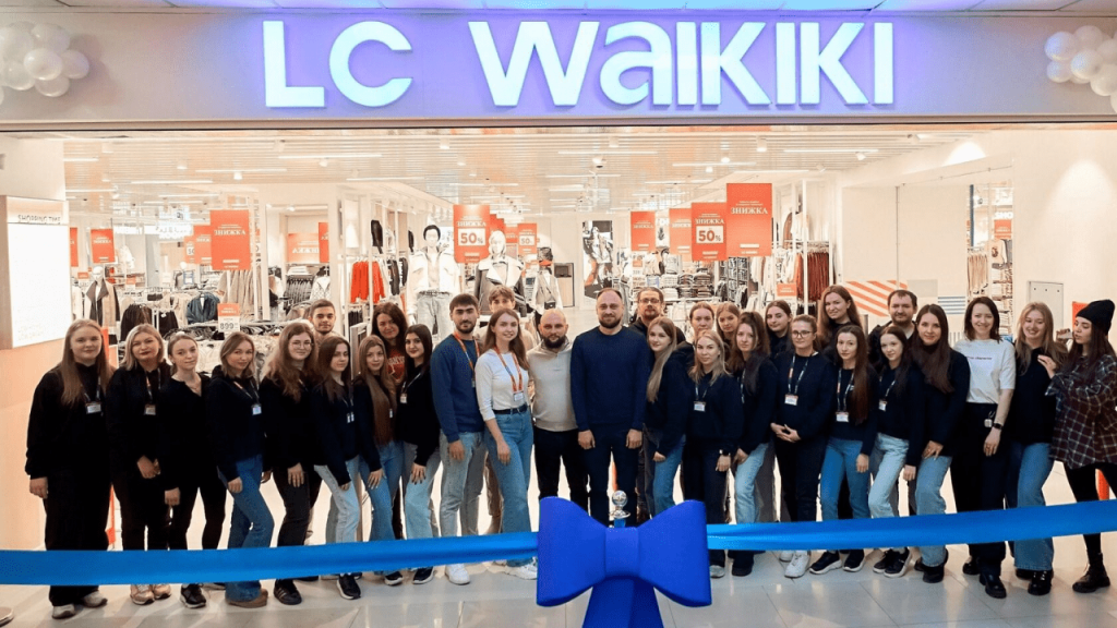 U Poltavskomu Trcz Kyyiv Vidkryvsya Onovlenyj Lc Waikiki